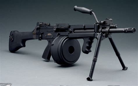 Ultimax 100 .